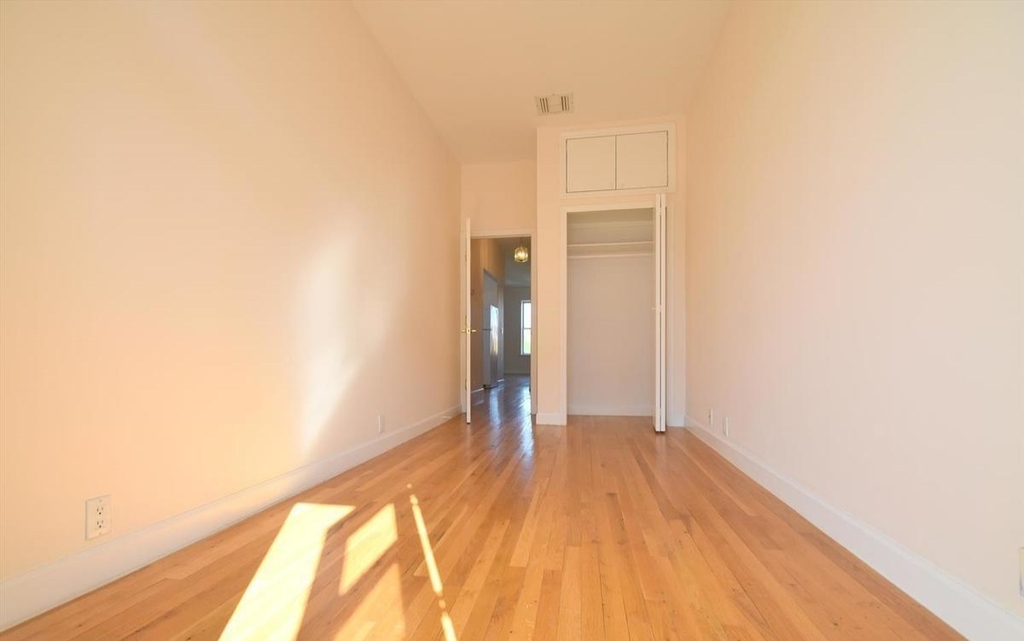 2099 5th Avenue - Photo 8