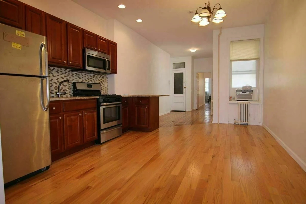 1660 putnam Ave #2L - Photo 8