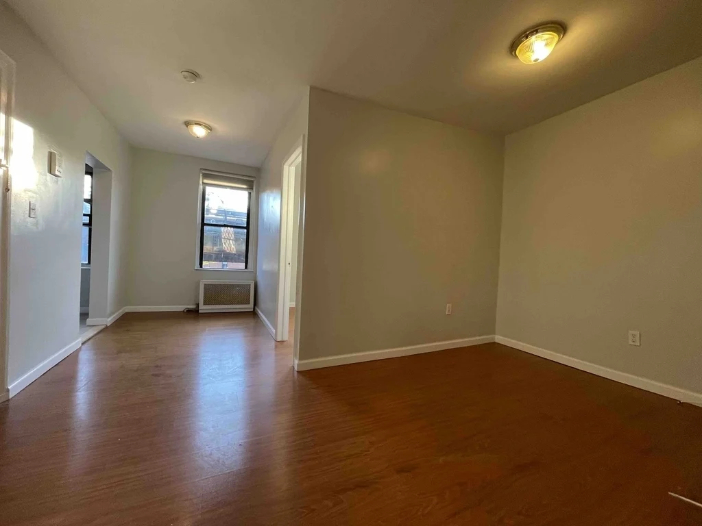 699 Broadway - Photo 3