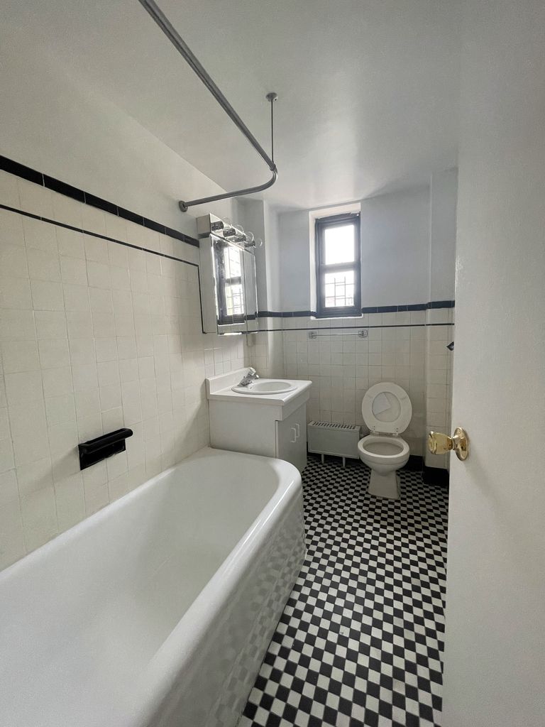 108 East 38th Street - Photo 6