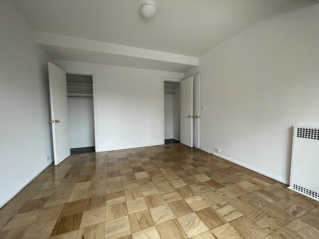 108 East 38th Street - Photo 3