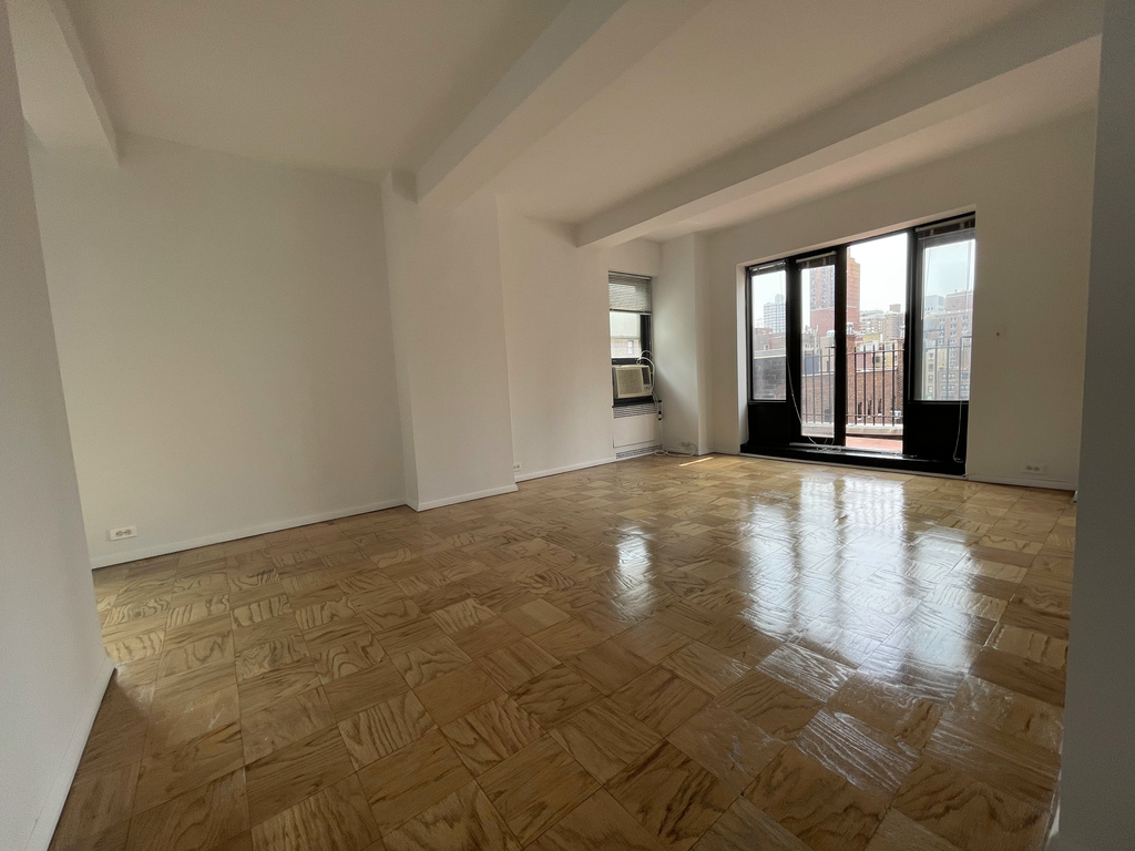 108 East 38th Street - Photo 1