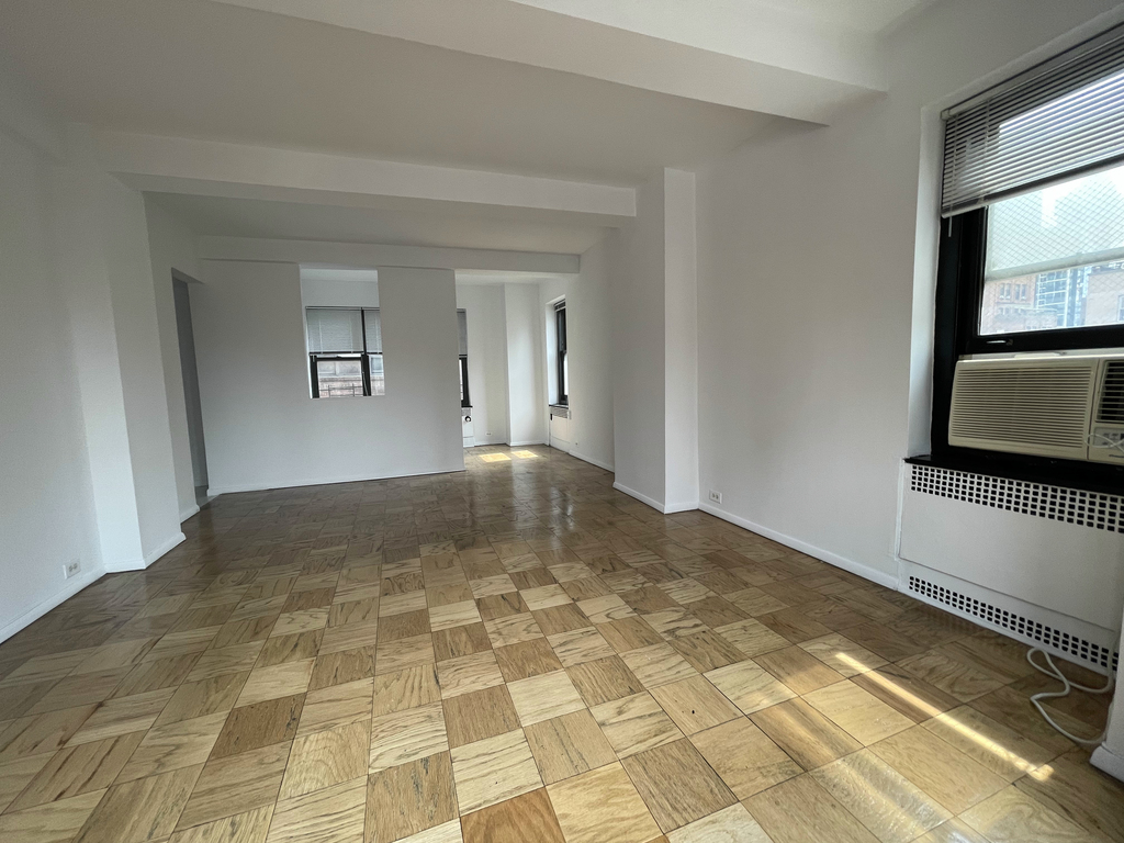 108 East 38th Street - Photo 2