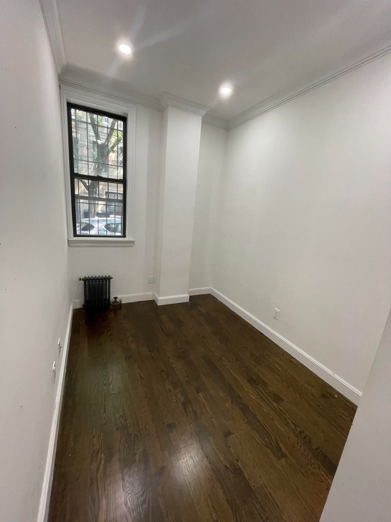 307 Mott Street - Photo 6