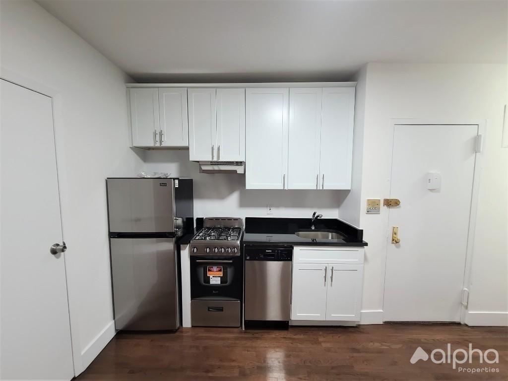 434 East 76th Street - Photo 3