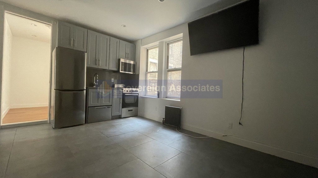 221 Wadsworth Avenue - Photo 4