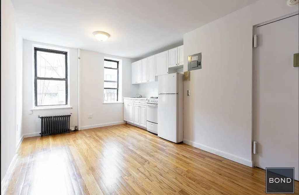 east 11th Street - Photo 3