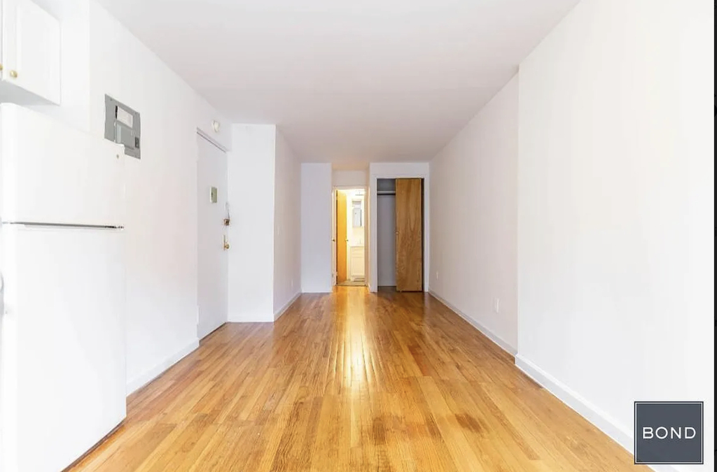 east 11th Street - Photo 0