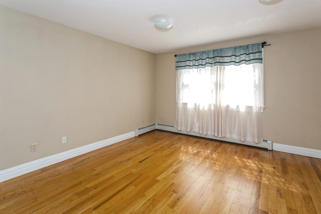 253-12 58th Avenue - Photo 3