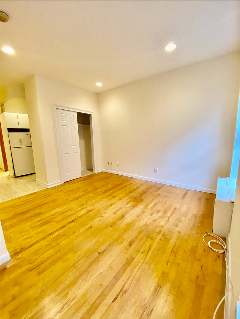 37 West 65th Street - Photo 4