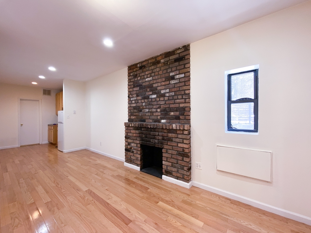 238 West 20th Street - Photo 4