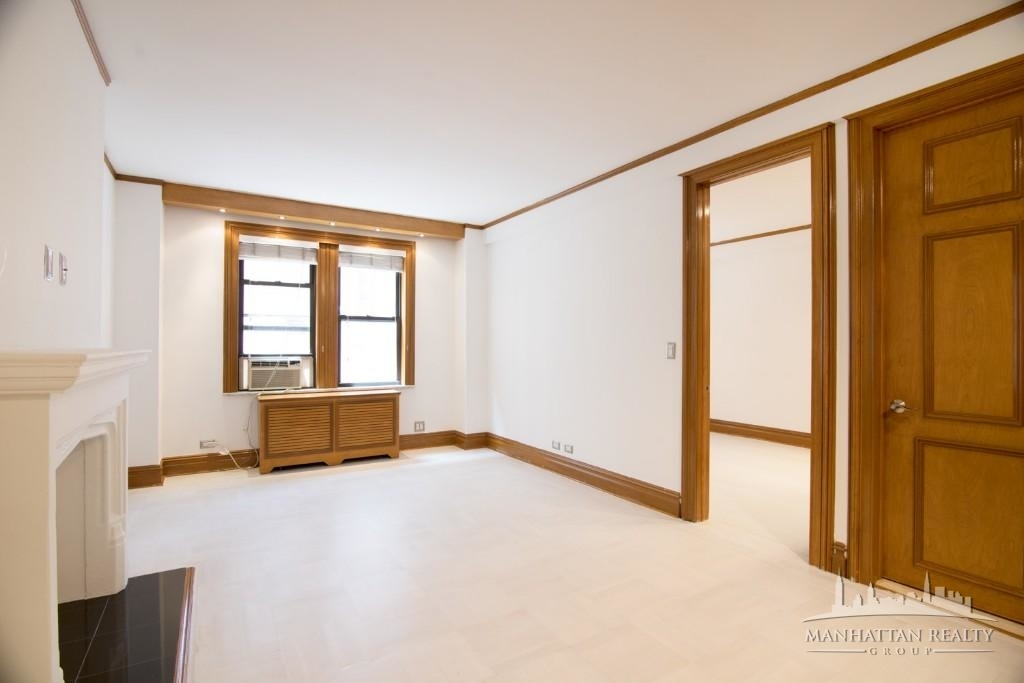 W 58th St - Photo 5