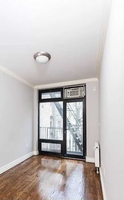 Lower East Side with a BALCONY! - Photo 3