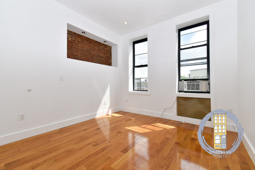 210 Wyckoff Avenue - Photo 8