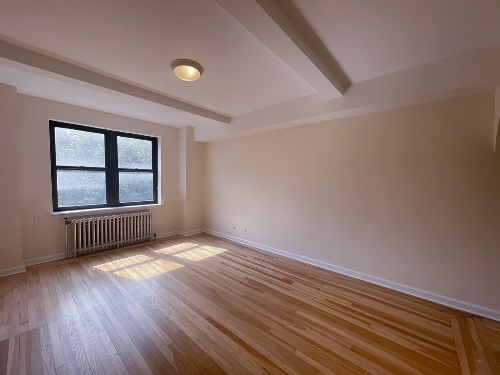 850 Amsterdam Avenue - Photo 3