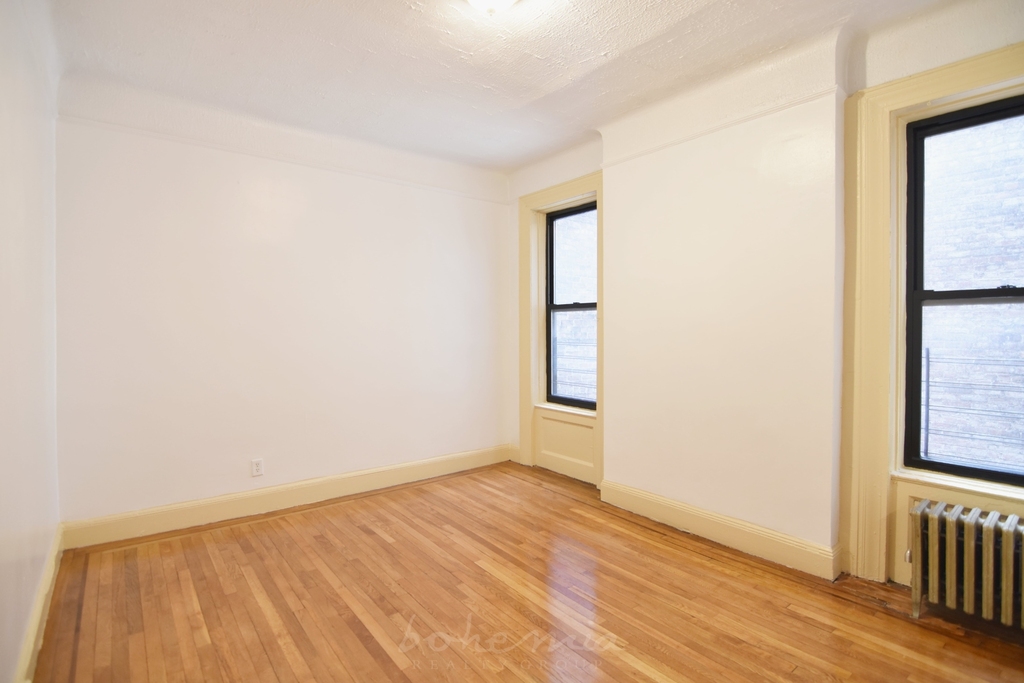 312 Manhattan Avenue - Photo 1