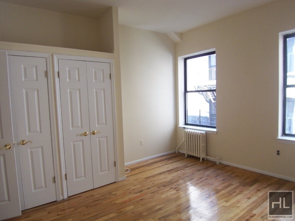 West 112 Street - Photo 3