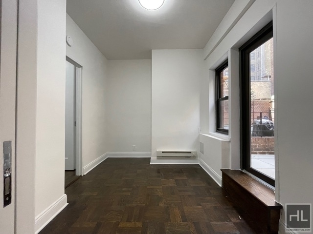 East 56th Street - Photo 8