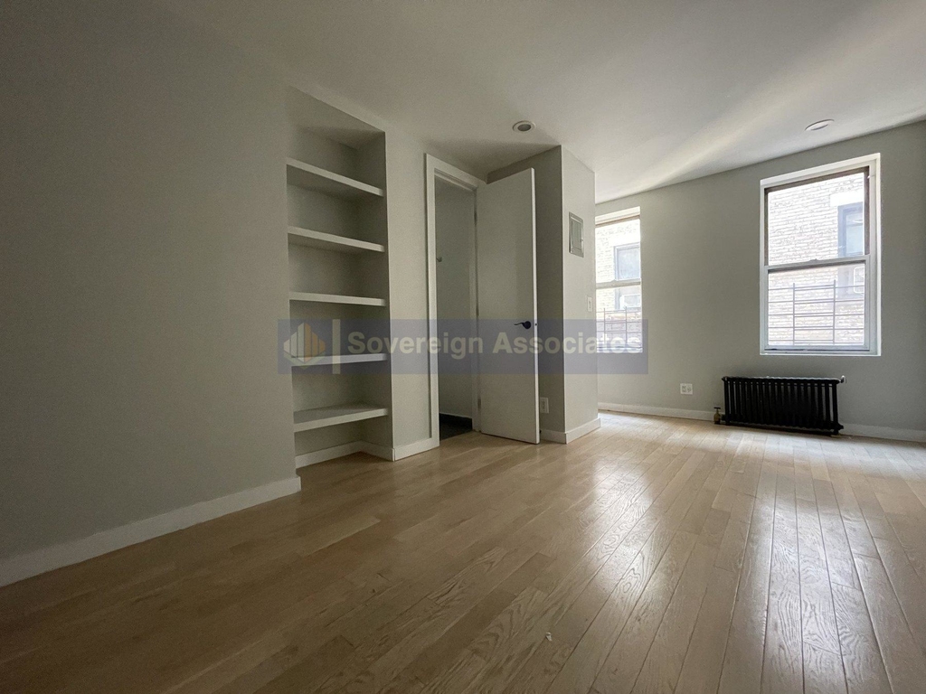 221 Wadsworth Avenue - Photo 0