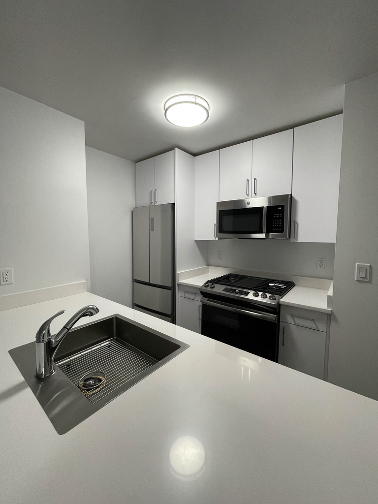 401 East 89th Street - Photo 2