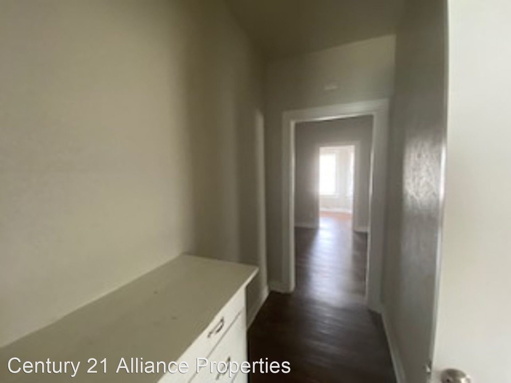 1946 Fairmount Ave - Photo 12