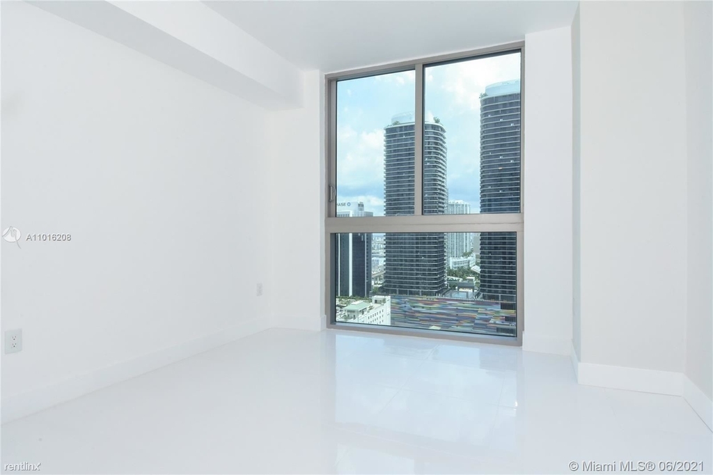 2333 Brickell Ave Apt 2515 - Photo 3