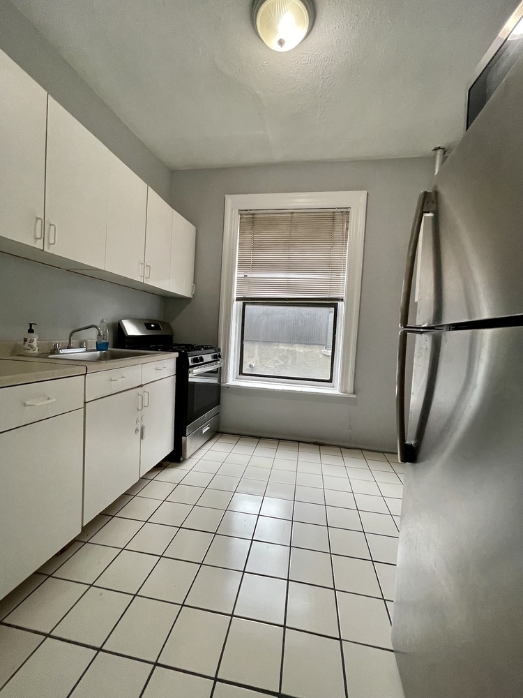 485 Central Park West - Photo 1