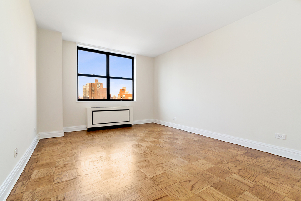 400 East 71st Street - Photo 2