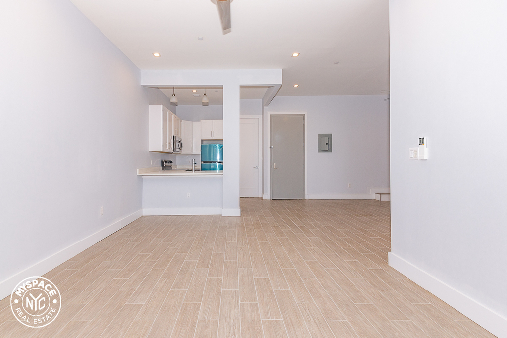 460 Seneca Avenue - Photo 8