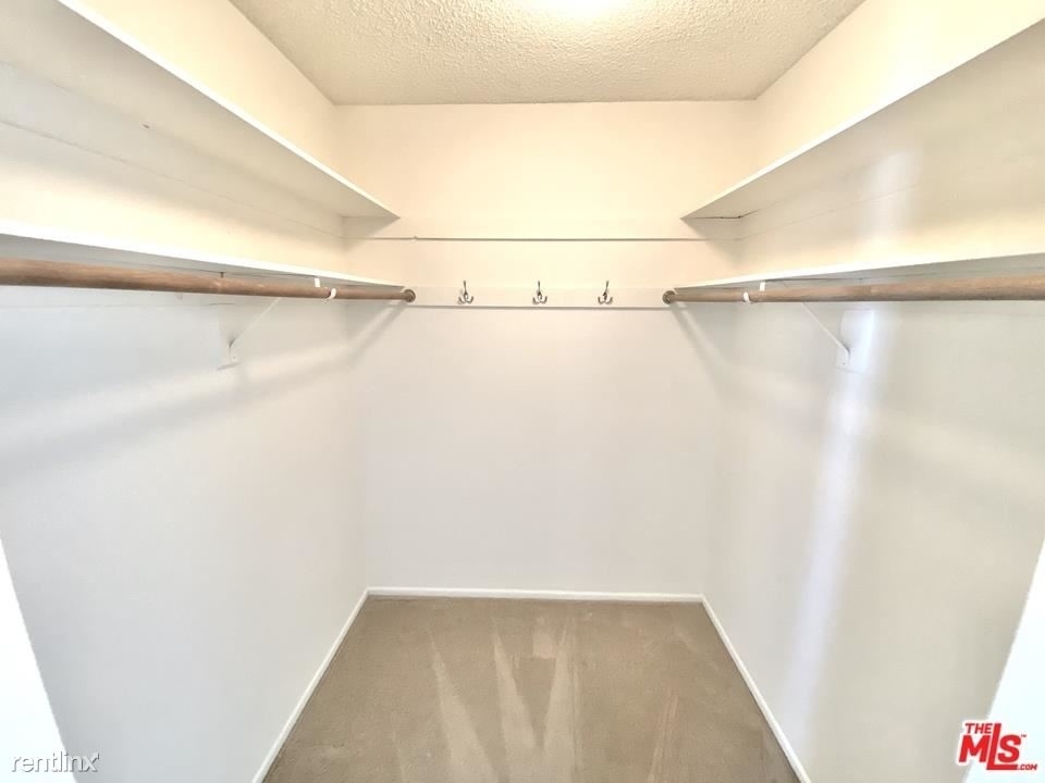 938 18th St Apt 1 - Photo 11