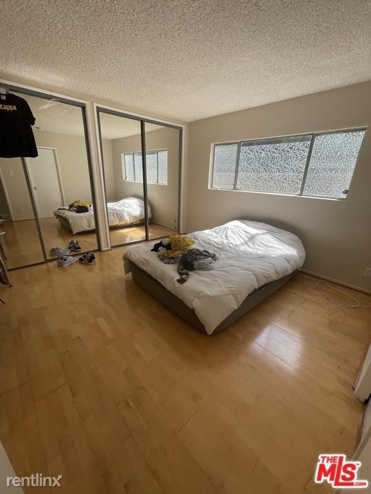 14 Voyage St Apt 1 - Photo 3