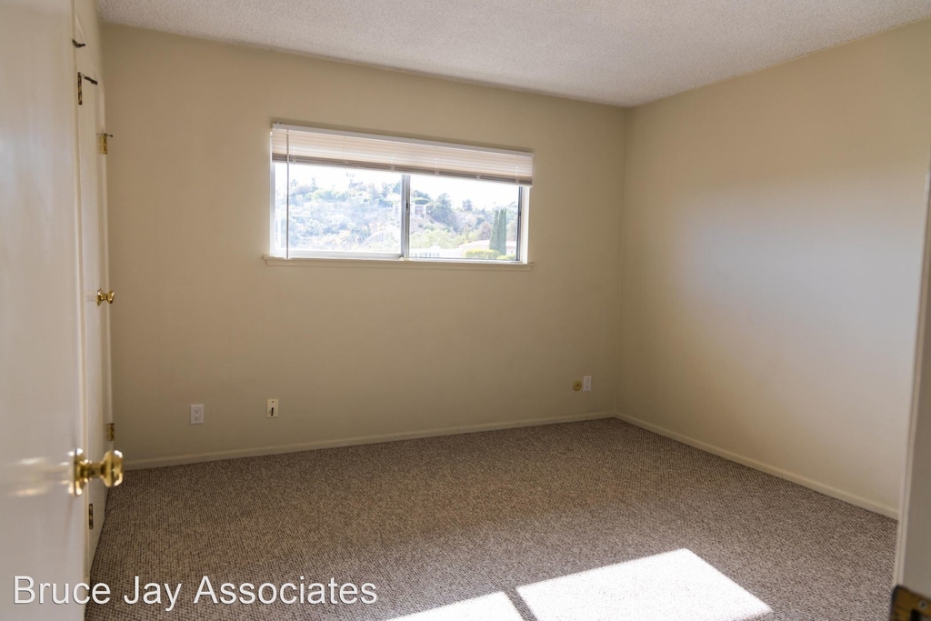 5238 Los Encantos Way - Photo 32