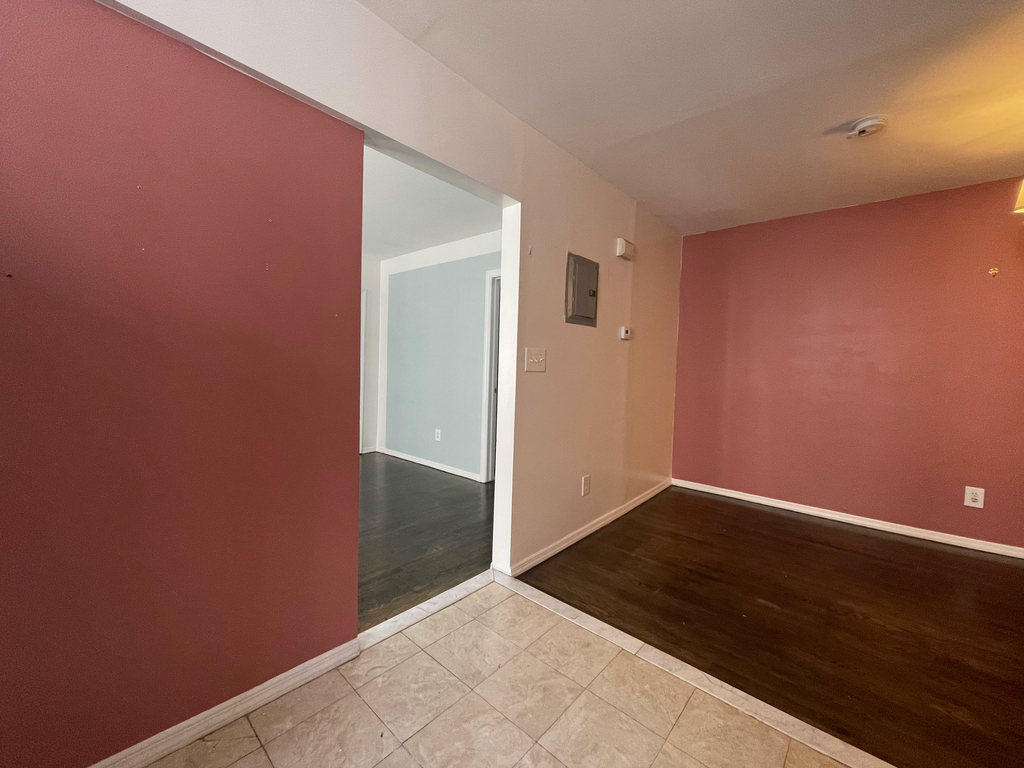 1558 Park Place - Photo 7