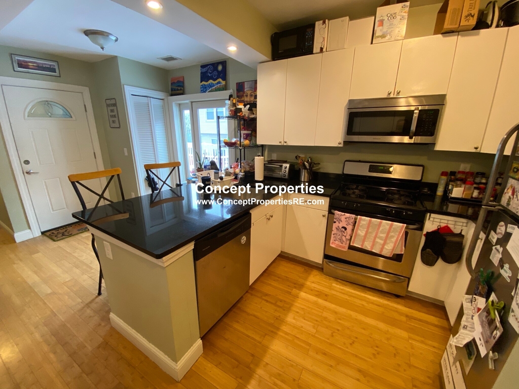 4 Beds/2baths on Forbes St ( Jamaica Plain)  - Photo 3