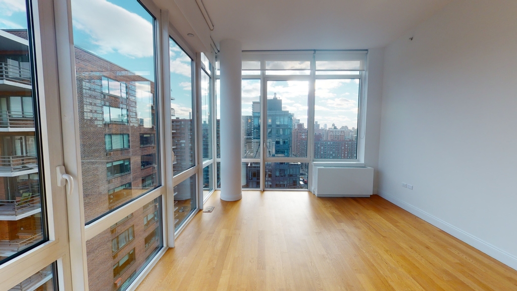 805 Columbus Avenue - Photo 2