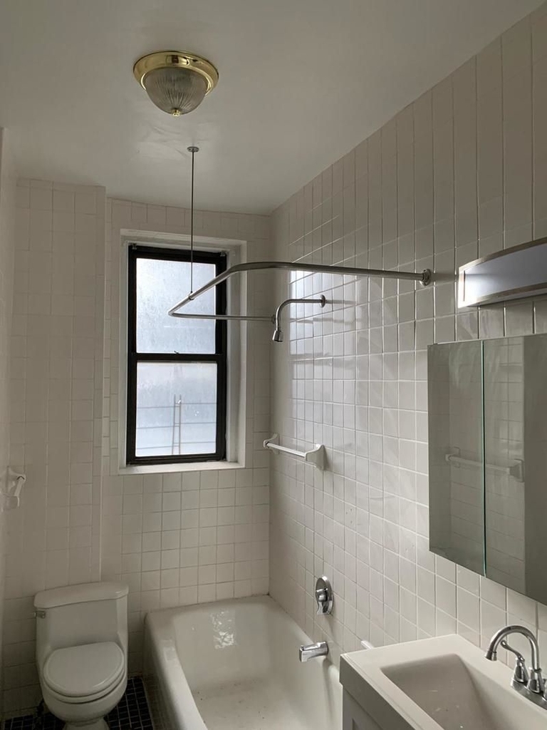 220 W 98th St - Photo 5