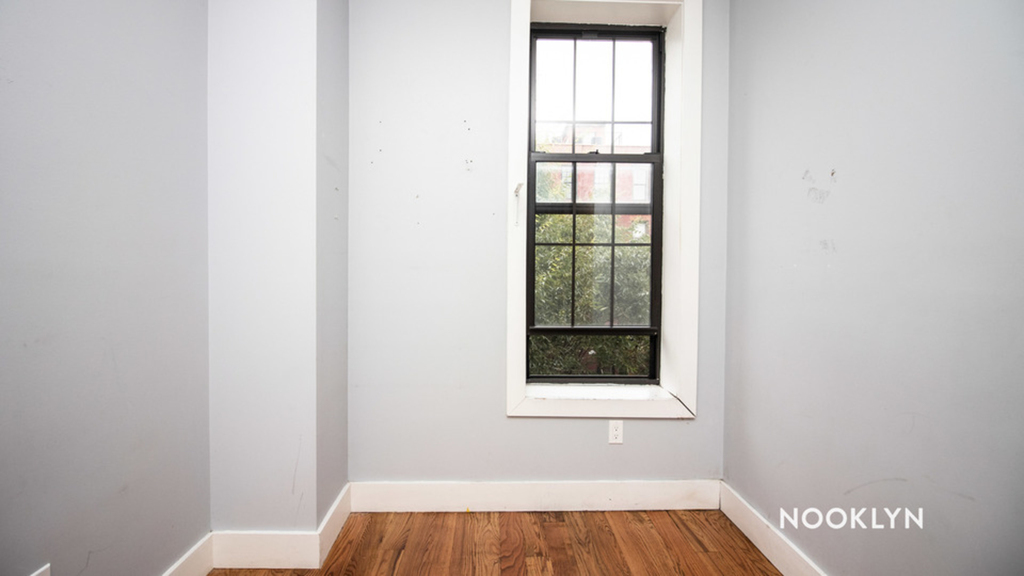 934 Lafayette Avenue - Photo 5