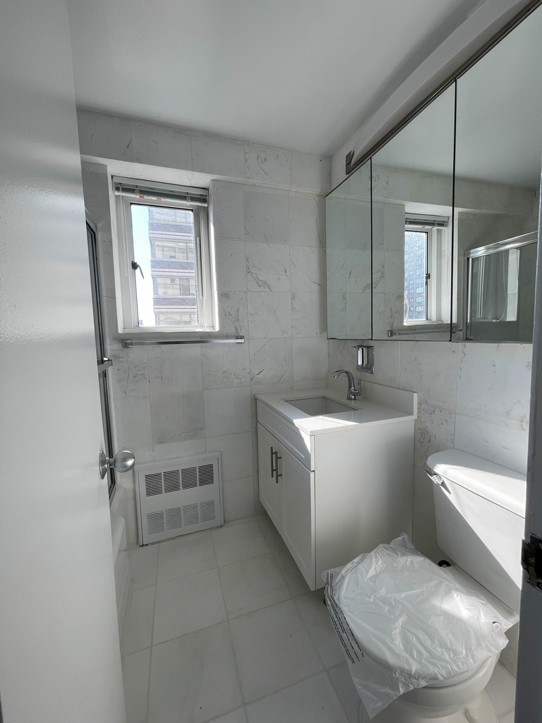 200 East 71st Street - Photo 5