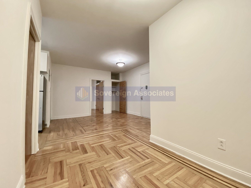 660 Fort Washington Avenue - Photo 2