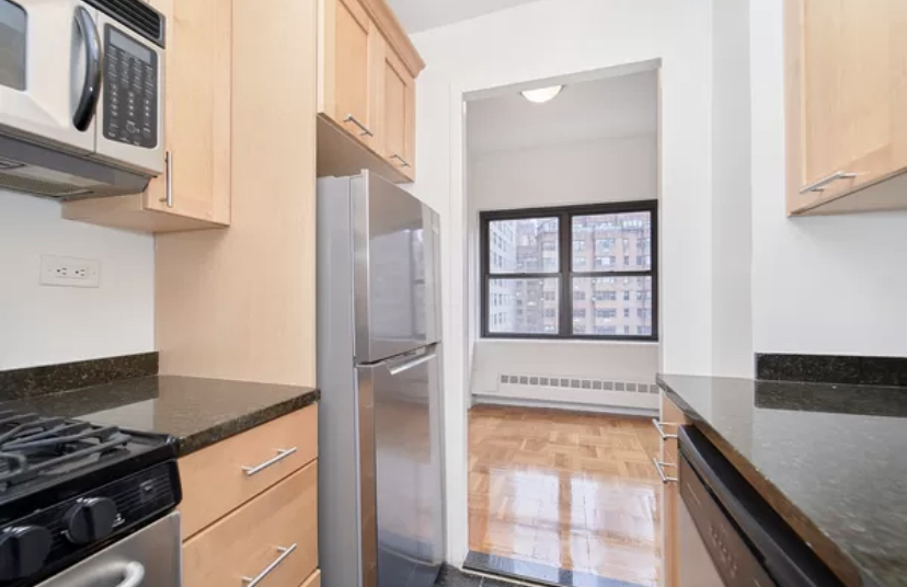 412 East 55th Street - Photo 3