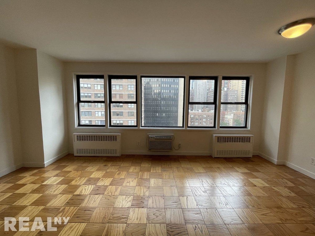 236 East 36th Street - Photo 0