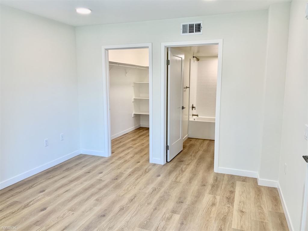 6363 Tyrone Ave Unit 406 - Photo 2