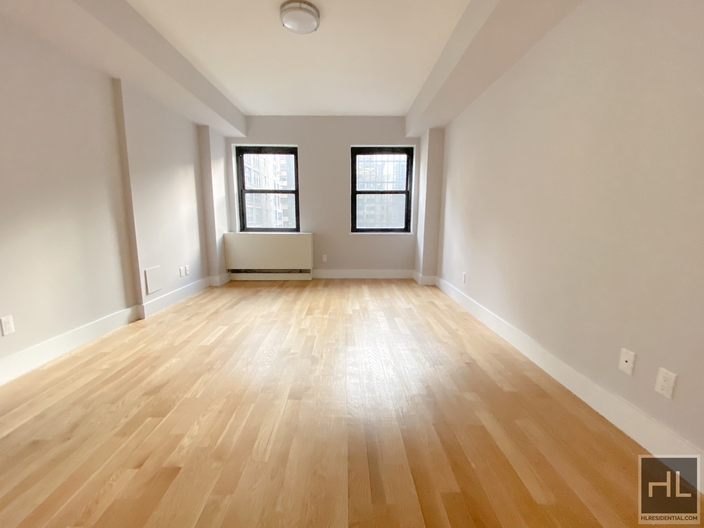 305 East 47 Street - Photo 2