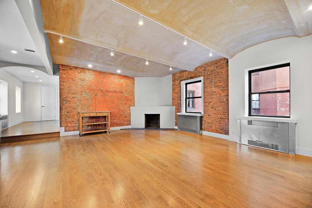 East 30th Street and Madison Avenue - Photo 1