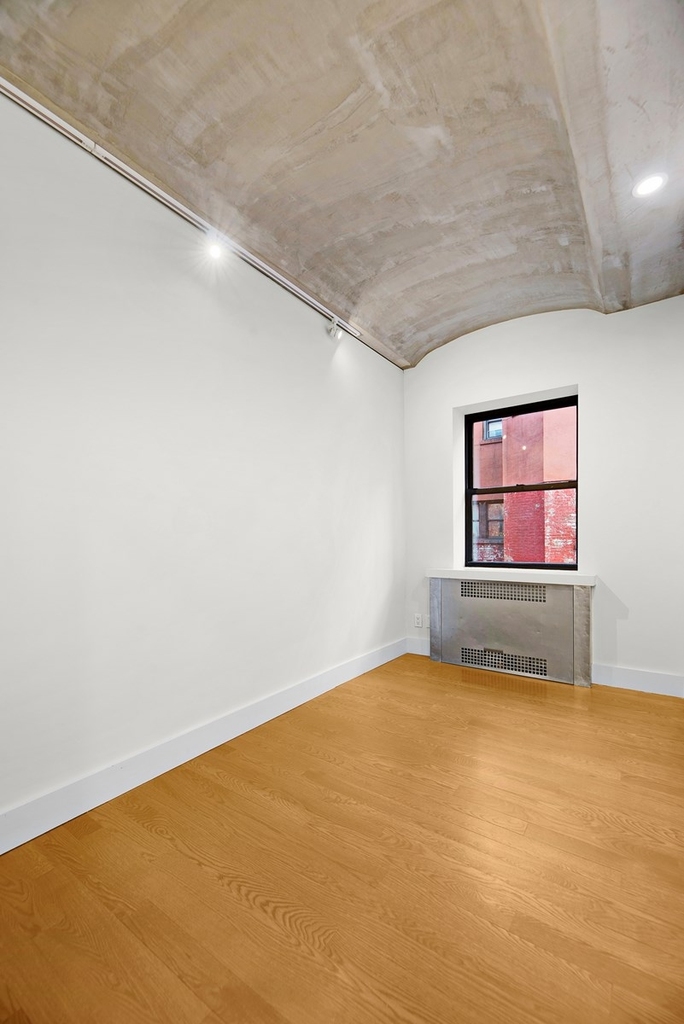 East 30th Street and Madison Avenue - Photo 7