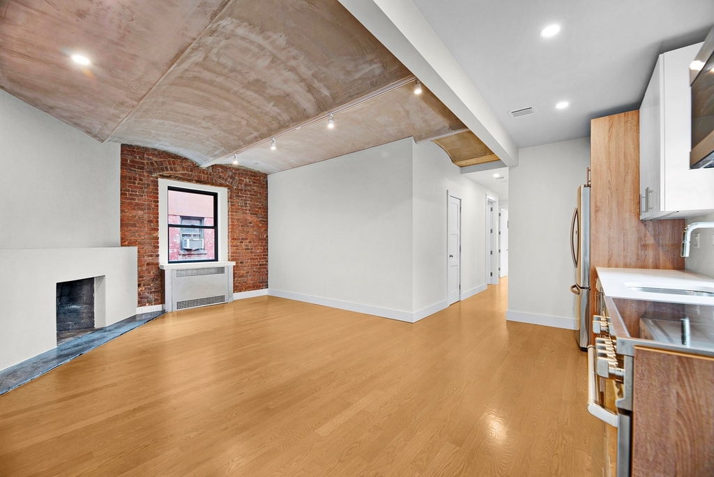 East 30th Street and Madison Avenue - Photo 3