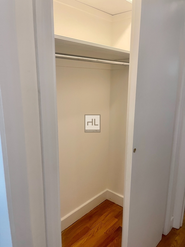 218 East 89 Street - Photo 5