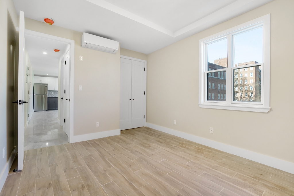 800 Empire Boulevard - Photo 4