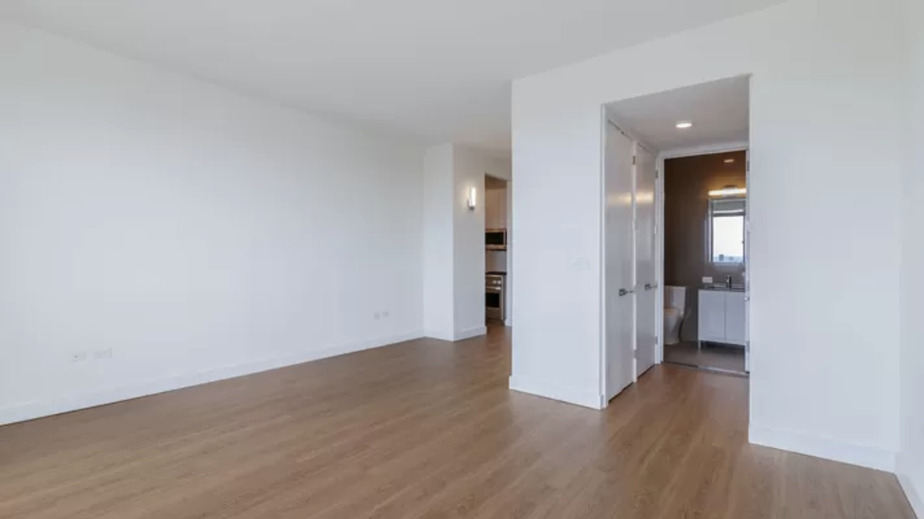 777 6th Avenue - Photo 6