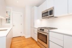 17 Forest St Apt 3 - Photo 2